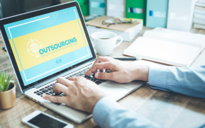 年末調整を外部委託する方法と費用相場──税理士・社労士・代行会社の違いと選び方年末調整を外部委託する方法と費用相場